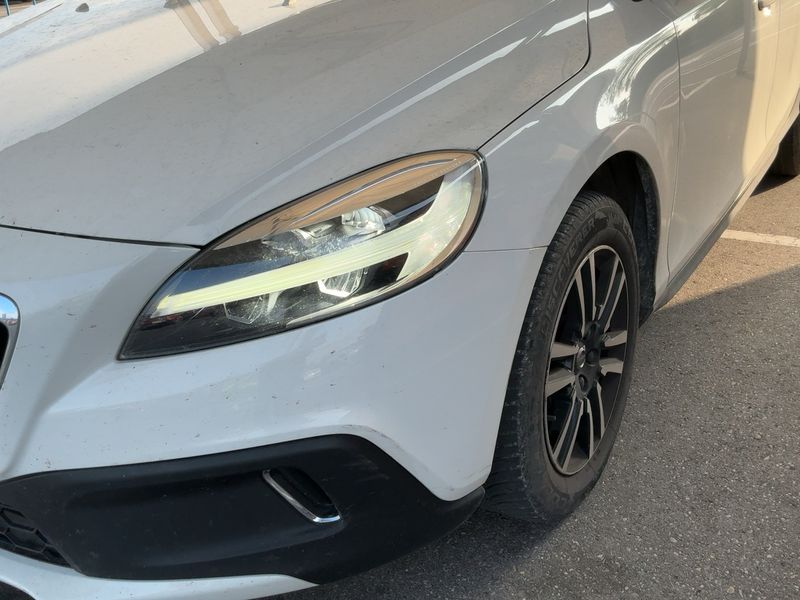 Volvo V40 Cross Country 2.0 D2 Plus — zdjęcie 2