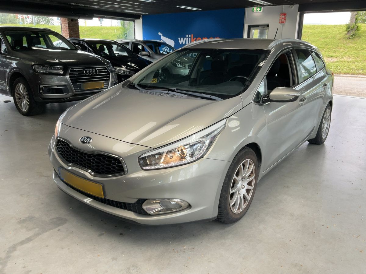 Kia cee'd 2015 — photo 1