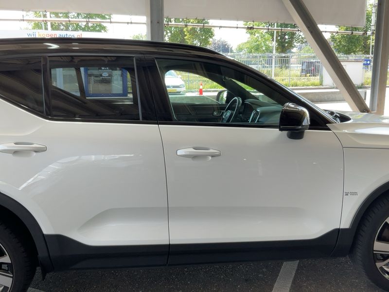 Volvo XC40 P8 electric drive 300 kW R-Design Pure AWD 2020 – снимка 10