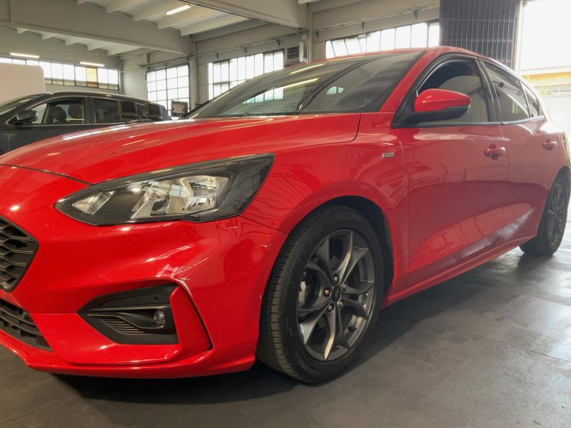 Ford Focus 1.0 EcoBoost ST-Line — zdjęcie 2