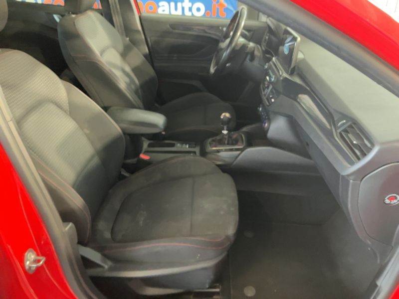 Ford Focus 1.0 EcoBoost ST-Line — zdjęcie 11