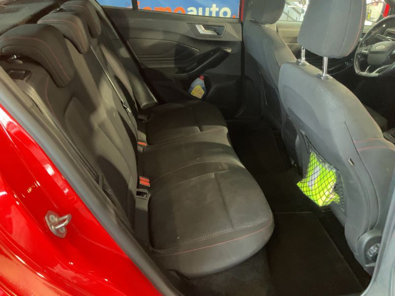 Ford Focus 1.0 EcoBoost ST-Line — zdjęcie 14