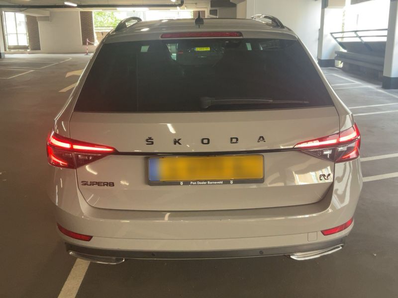 Skoda Superb 1.4 Plug-in Hybrid Sportline iV — zdjęcie 5