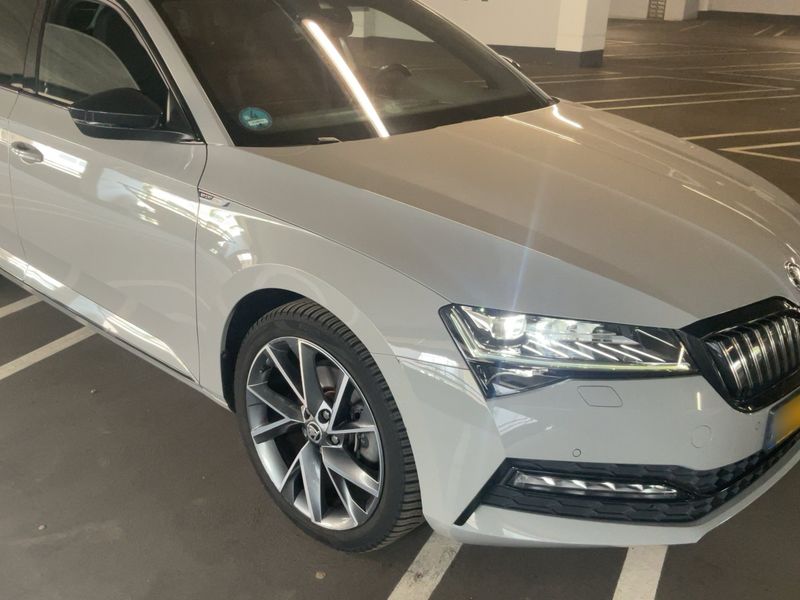 Skoda Superb 1.4 Plug-in Hybrid Sportline iV — zdjęcie 8