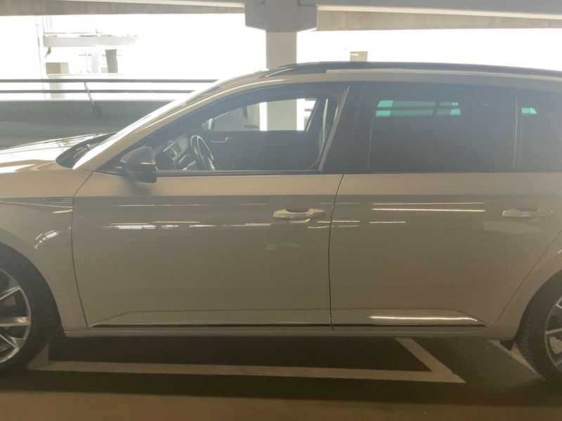 Skoda Superb 1.4 Plug-in Hybrid Sportline iV — zdjęcie 4