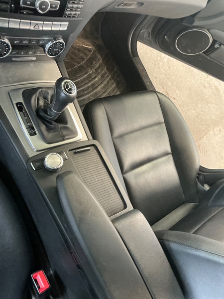 Mercedes-Benz C-Klasse C 220 CDI T BlueEfficiency Avantgarde 2012 – снимка 34