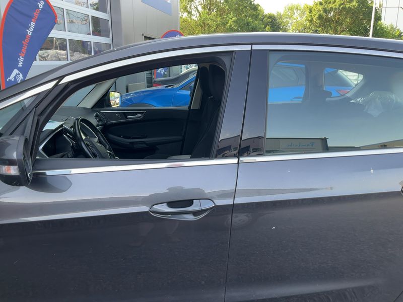 Ford S-Max 2.0 TDCi Titanium — zdjęcie 4