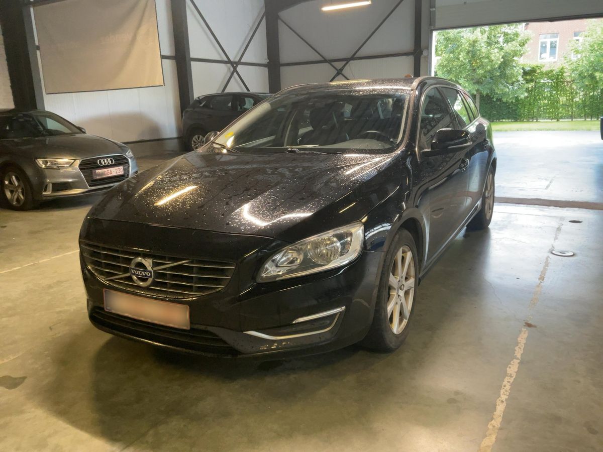 Volvo V60 2017 — photo 1