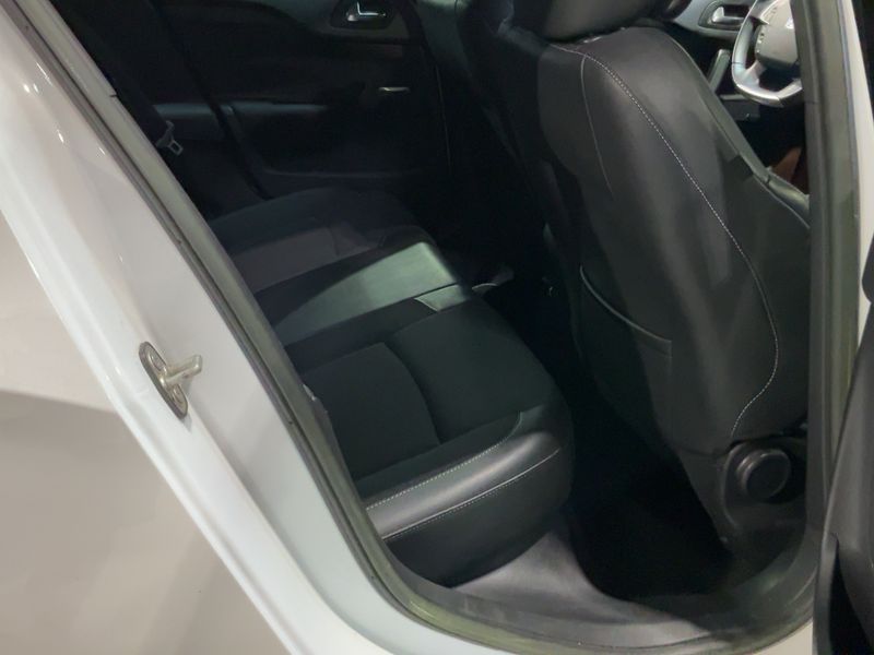 Citroen DS4 1.6 e-HDi Chic — zdjęcie 14