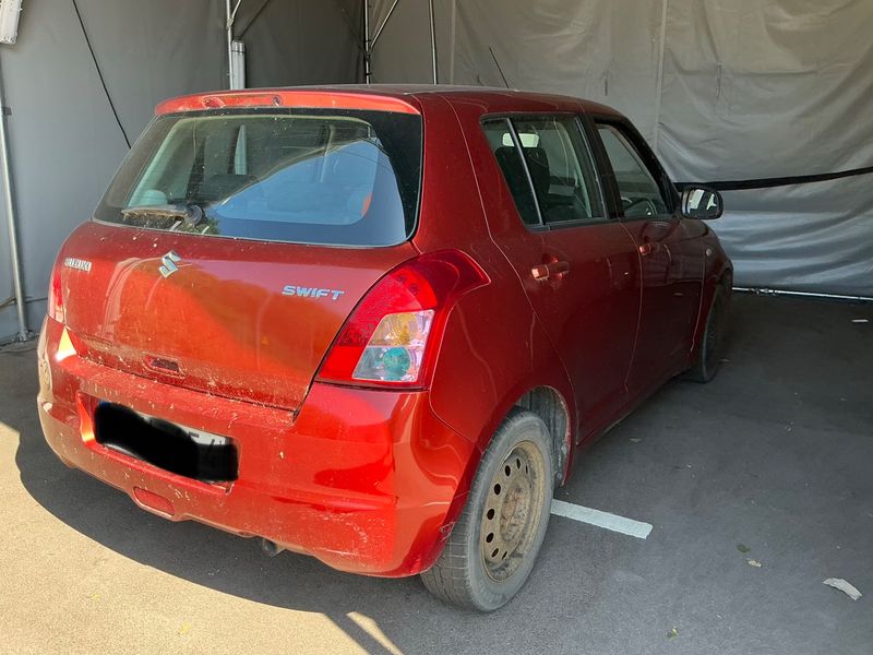 Suzuki Swift 1.3 Comfort — zdjęcie 2