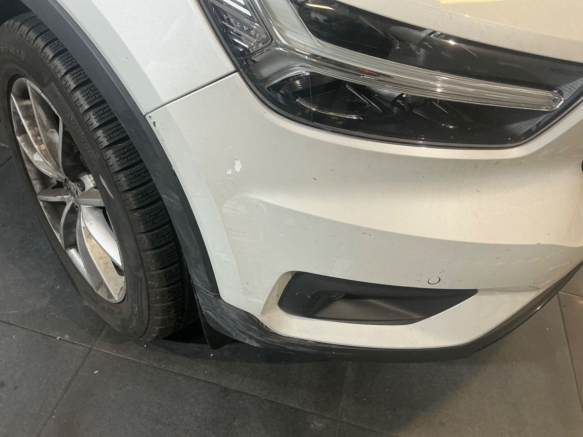 Volvo XC40 2018 — photo 32