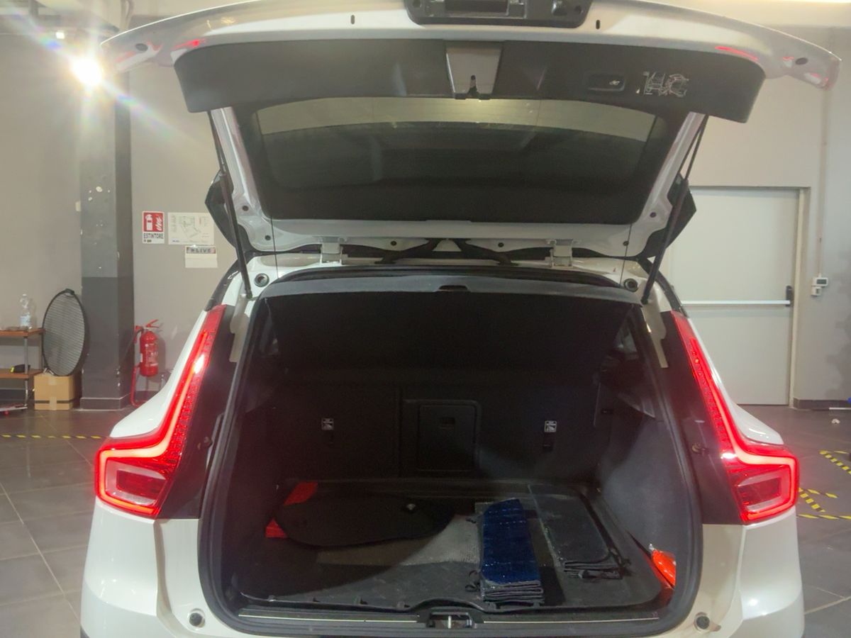 Volvo XC40 2018 — photo 16