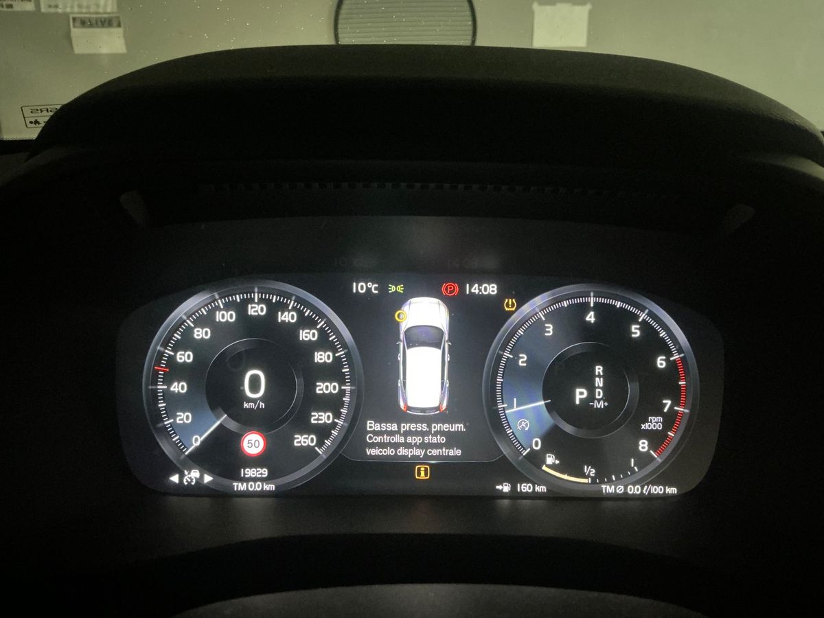 Volvo XC40 2018 — photo 19