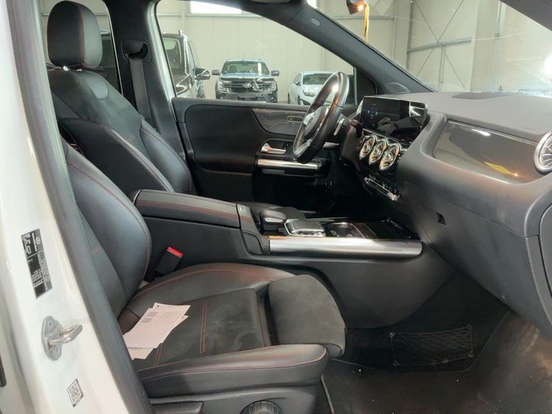 Mercedes-Benz B-Klasse B 200 AMG Line — zdjęcie 11