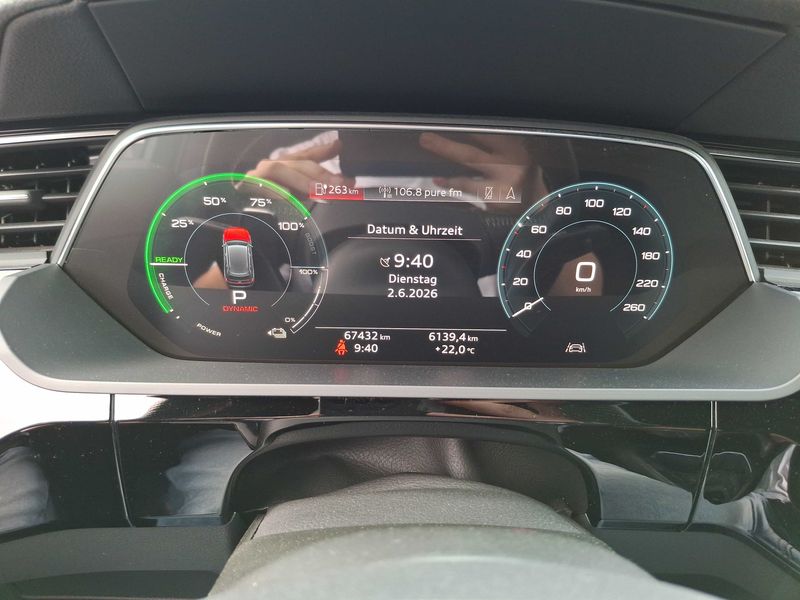 Audi e-tron 55 quattro — zdjęcie 12