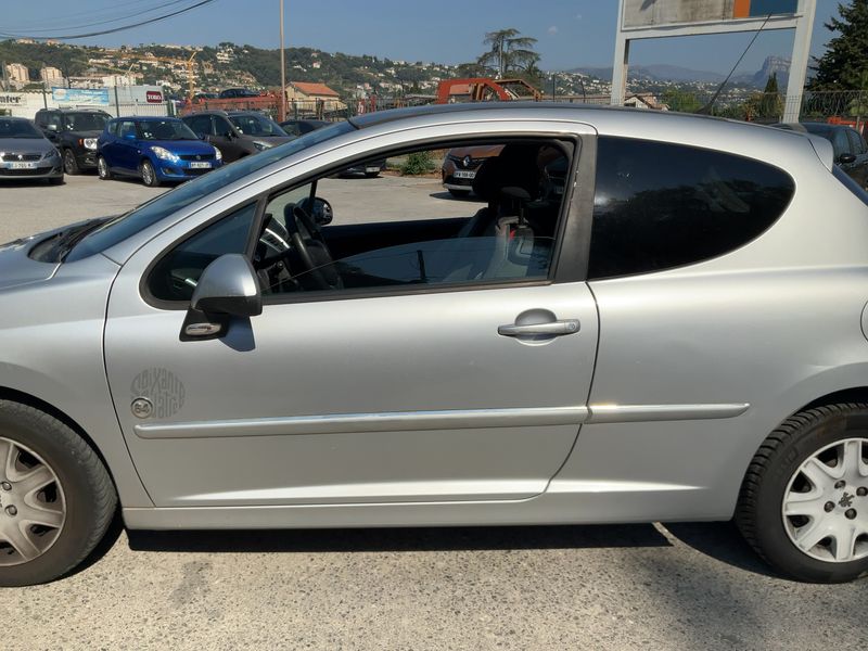 Peugeot 207 1.6 HDi Serie 64 2011 – снимка 4