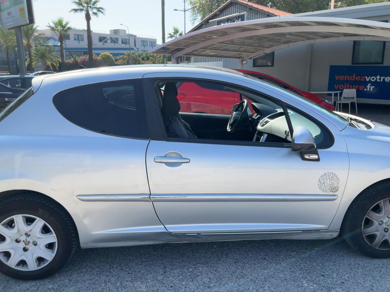 Peugeot 207 1.6 HDi Serie 64 2011 – снимка 10