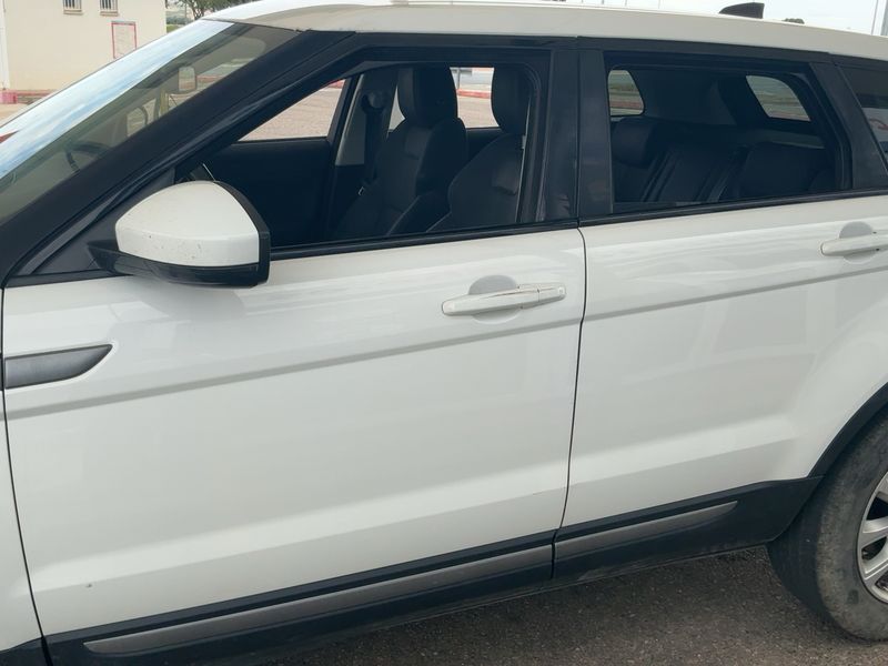 Land Rover Evoque 2.0 Td4 Pure — zdjęcie 4