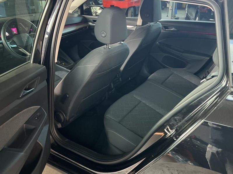Volkswagen Golf VIII 2.0 TDI Life — zdjęcie 12