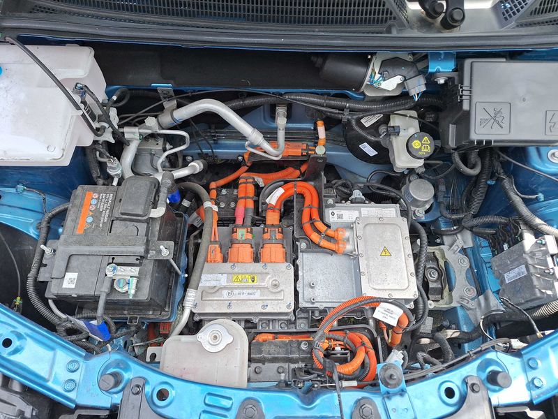 Dacia Spring electric drive 33 kW Essential — zdjęcie 8