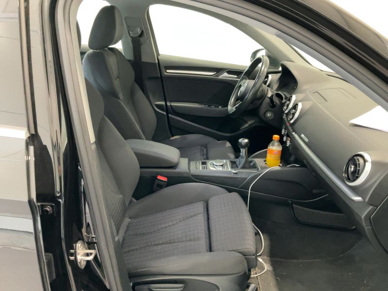 Audi A3 Limousine 1.6 TDI Sport — zdjęcie 11