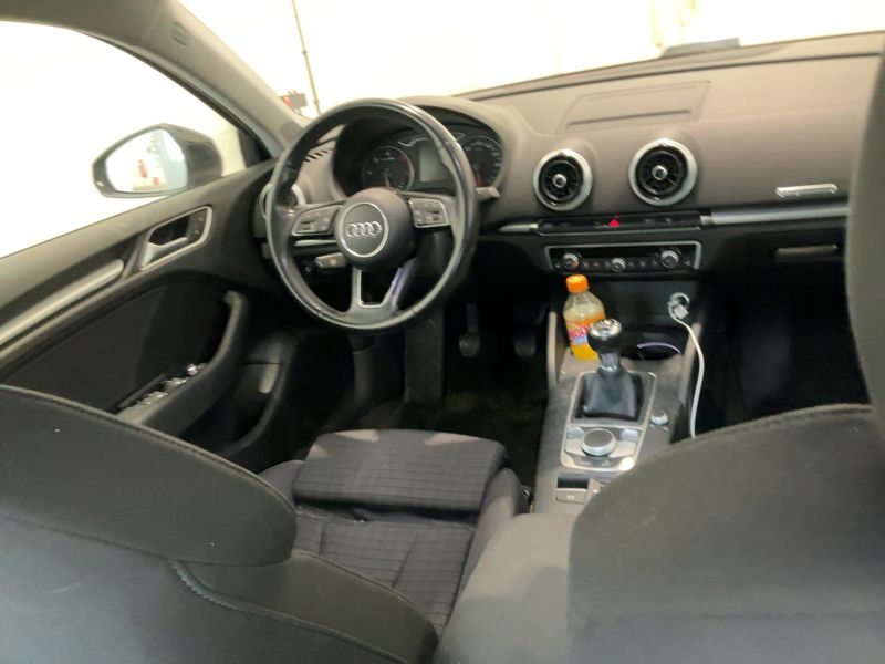 Audi A3 Limousine 1.6 TDI Sport — zdjęcie 12