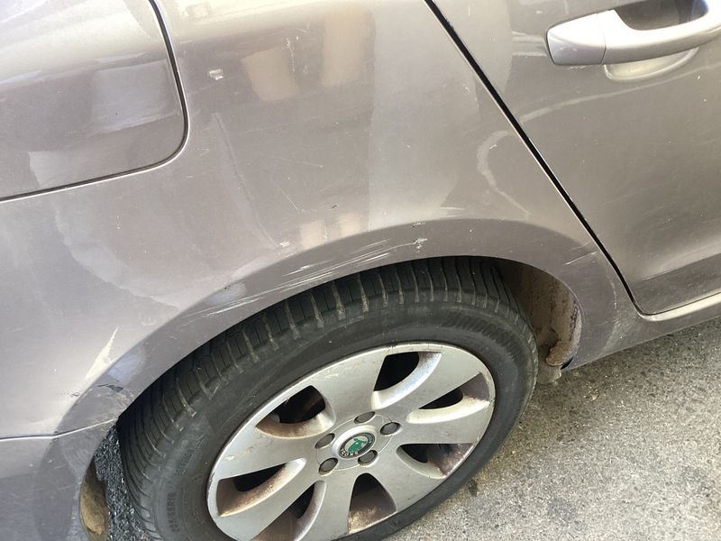 Skoda Superb 2.0 TDI Ambition 2011 – снимка 22