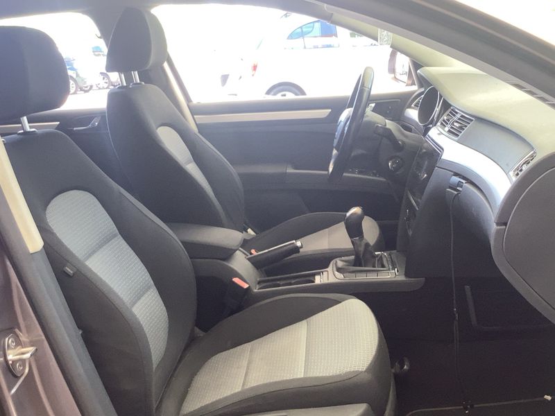 Skoda Superb 2.0 TDI Ambition 2011 – снимка 16