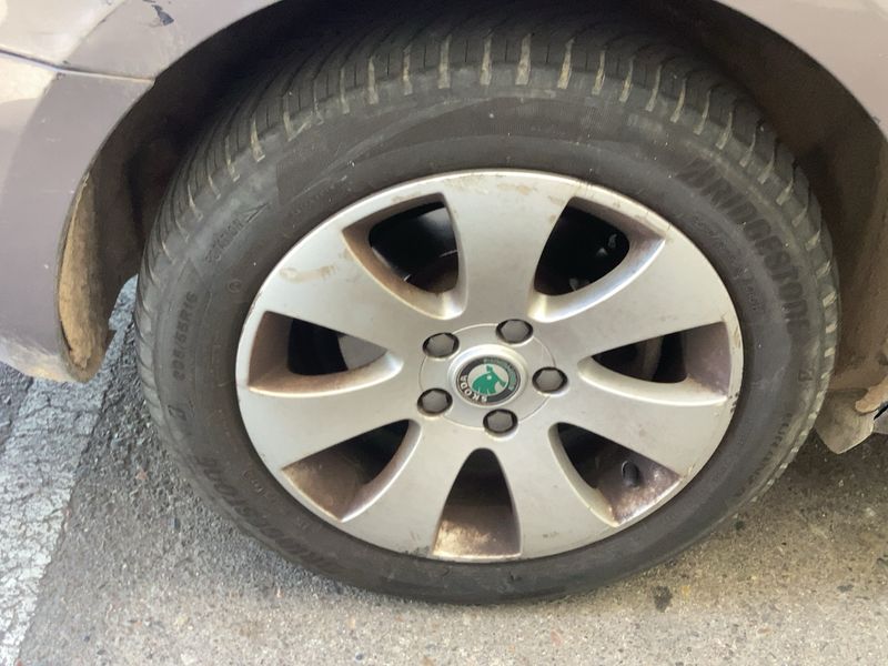 Skoda Superb 2.0 TDI Ambition 2011 – снимка 9