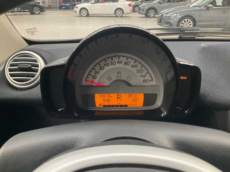 Smart fortwo 1.0 Micro Hybrid Drive passion — zdjęcie 13