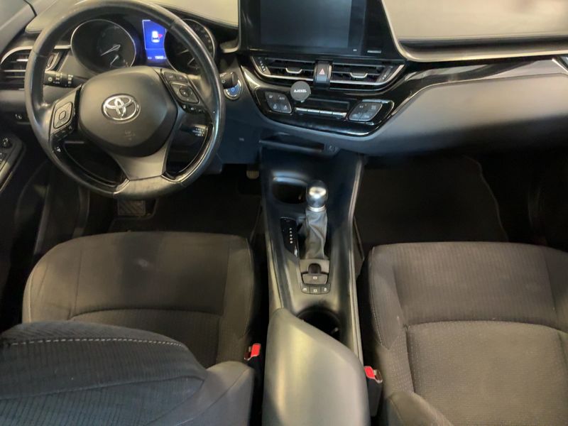 Toyota C-HR 1.8 Hybrid Dynamic — zdjęcie 12