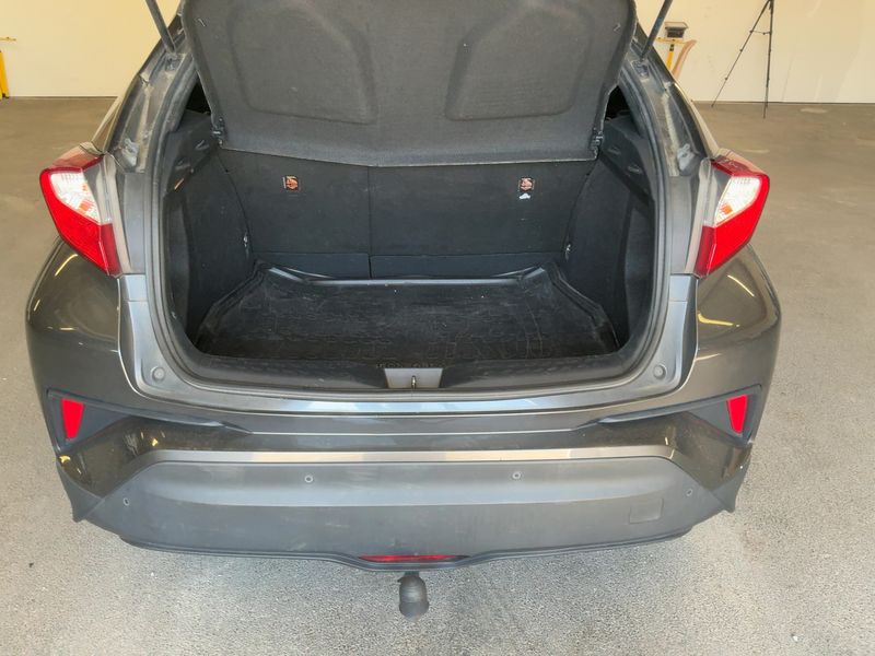 Toyota C-HR 1.8 Hybrid Dynamic — zdjęcie 10