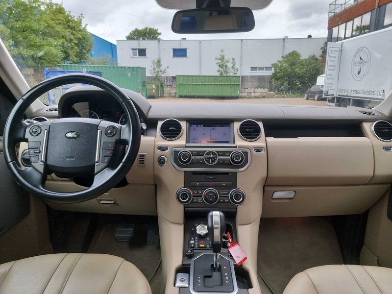 Land Rover Discovery 4 5.0 V8 HSE Luxury Edition — zdjęcie 11