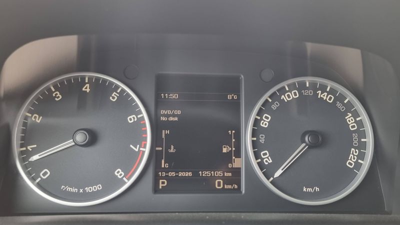 Land Rover Discovery 4 5.0 V8 HSE Luxury Edition — zdjęcie 12