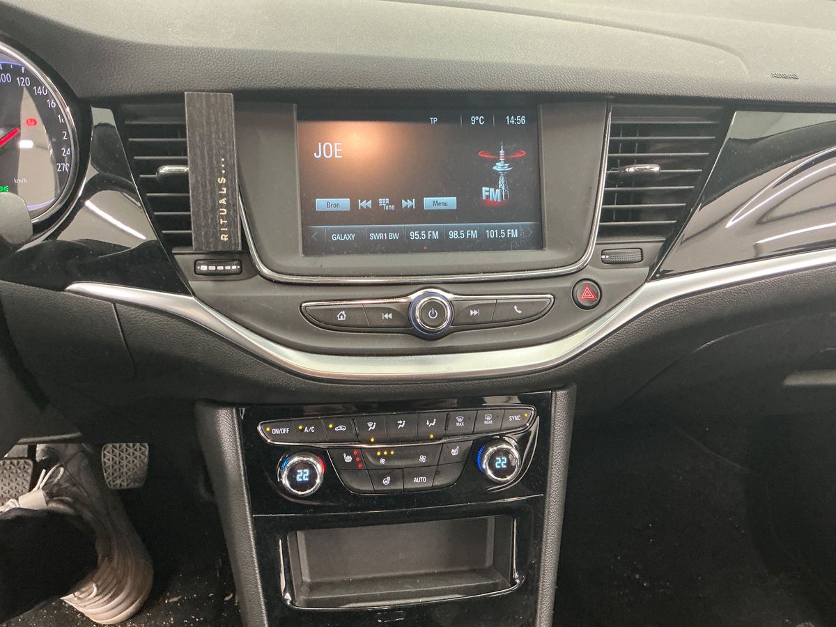 Opel Astra 2020 — photo 23