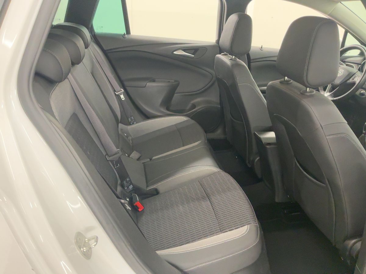 Opel Astra 2020 — photo 20
