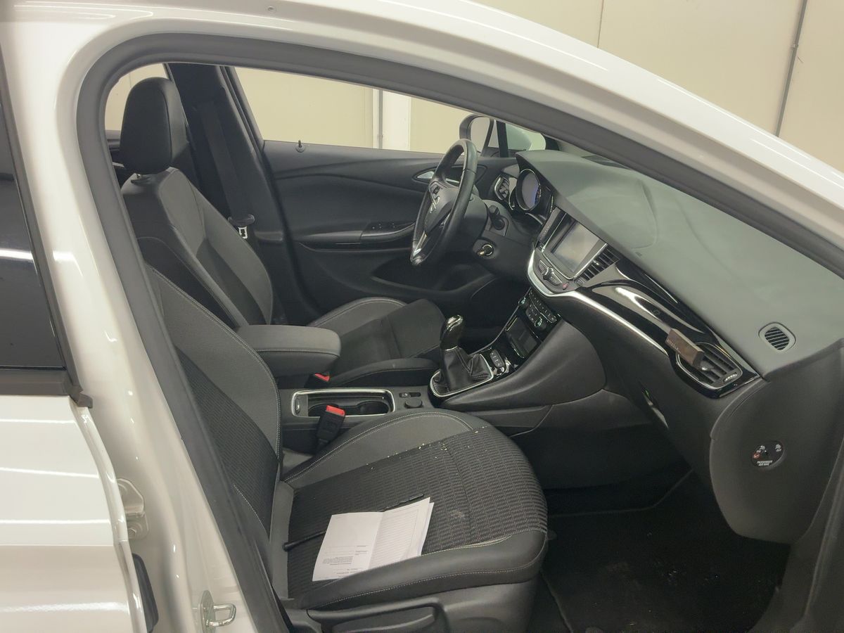 Opel Astra 2020 — photo 17