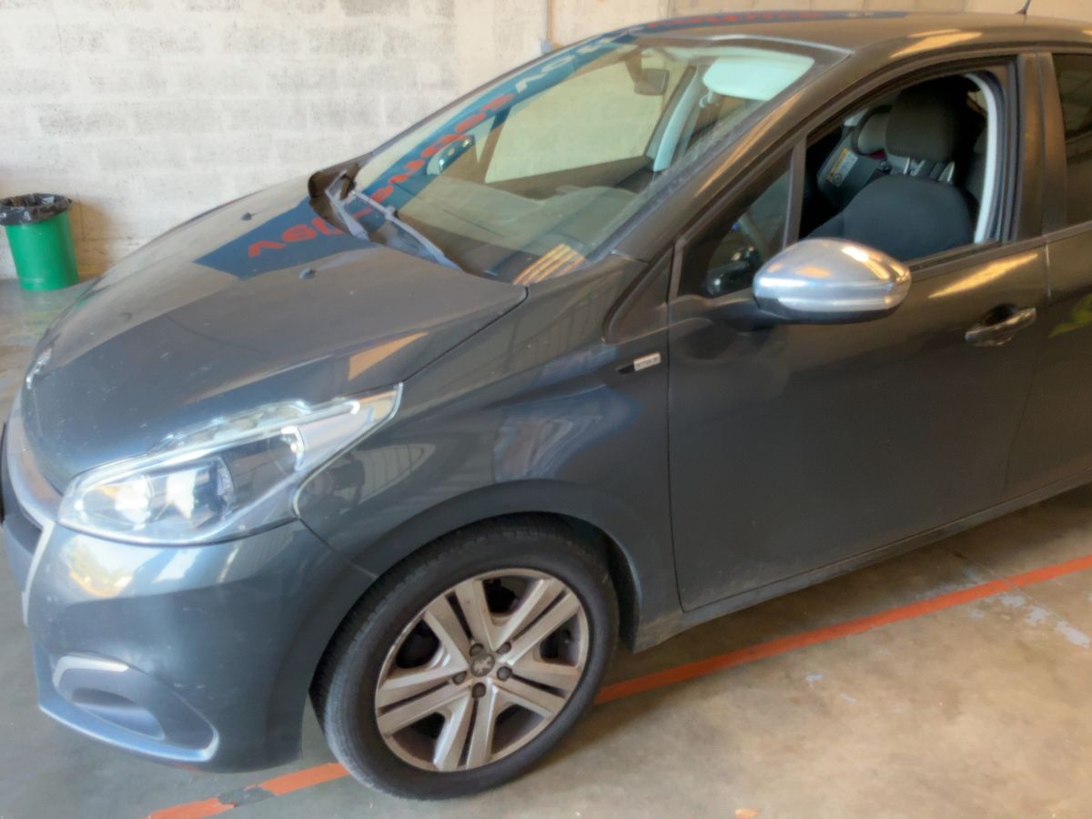 Peugeot 208 1.6 Blue-HDi Style