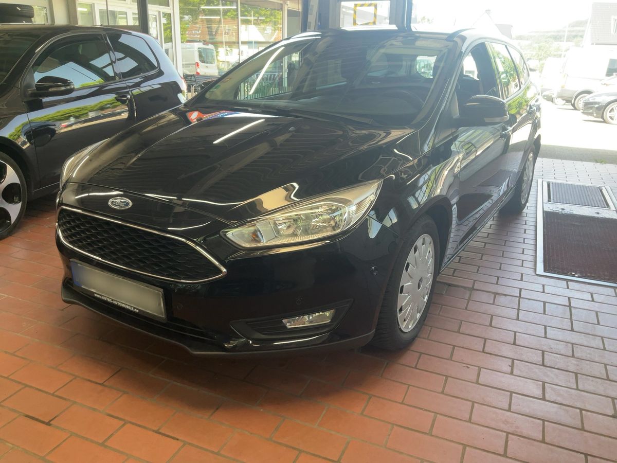 Ford Focus 2015 — photo 1