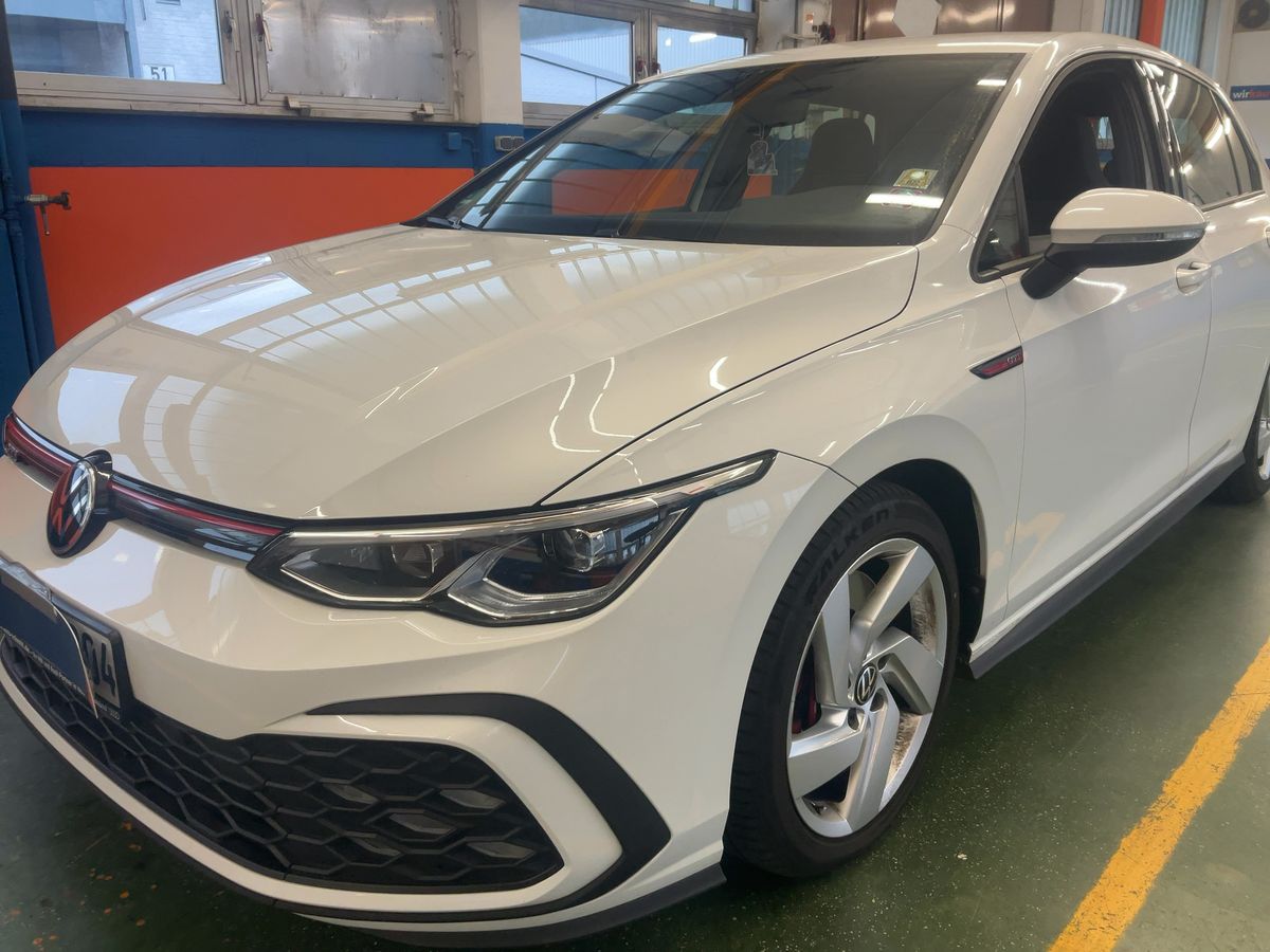 Volkswagen Golf VIII 2.0 TSI GTI