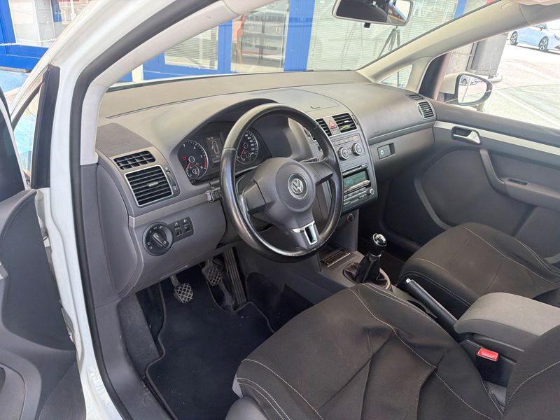 Volkswagen Touran 1.6 TDI Edition 2015 – снимка 26