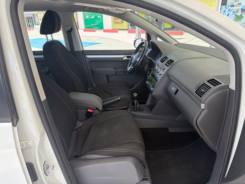 Volkswagen Touran 1.6 TDI Edition 2015 – снимка 16