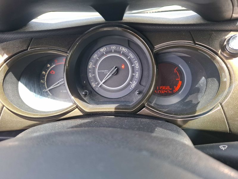 Citroen C3 1.4 HDi Collection — zdjęcie 12