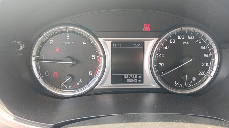 Suzuki Vitara 1.6 DDiS V-Top 4x2 — zdjęcie 13