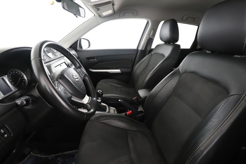 Suzuki Vitara 1.6 DDiS V-Top 4x2 — zdjęcie 11
