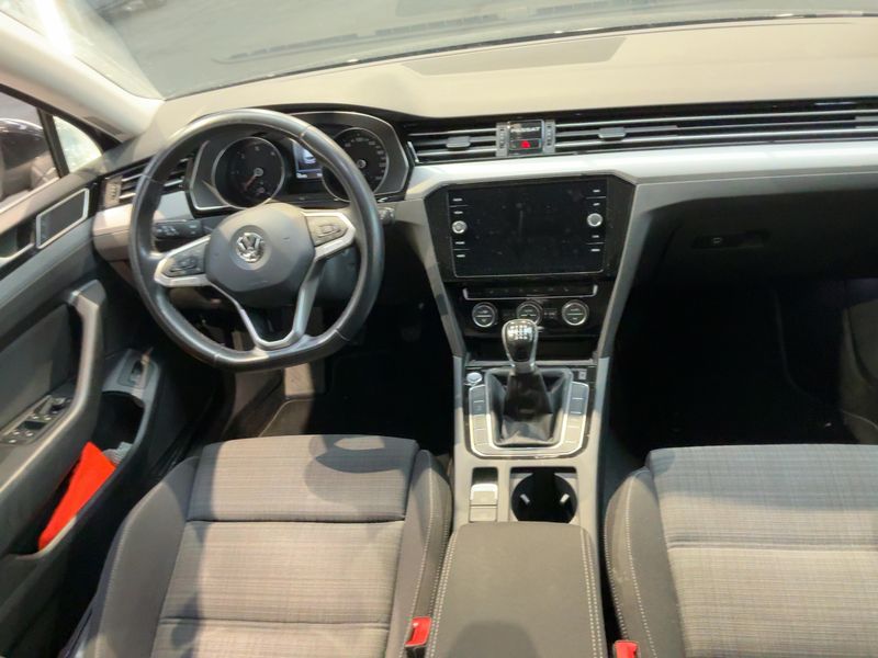 Volkswagen Passat 2.0 TDI Business — zdjęcie 12