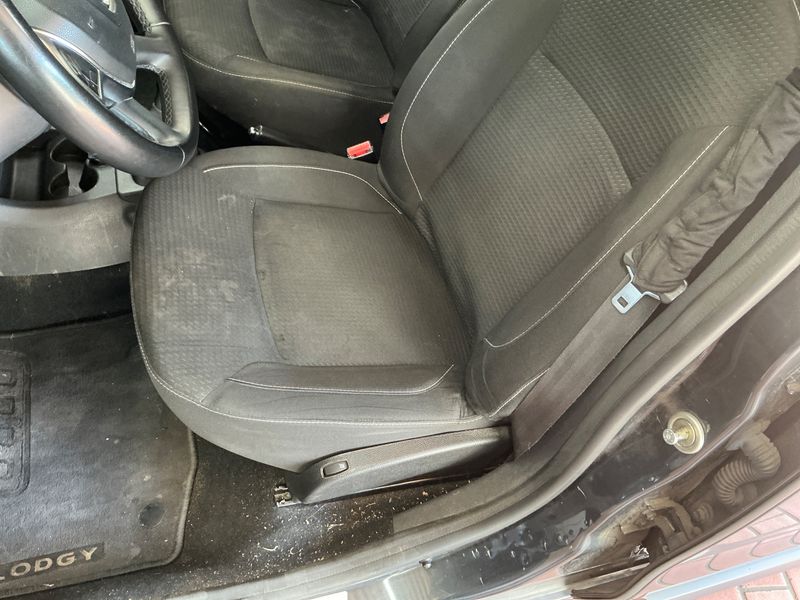 Dacia Lodgy 1.6 SCe Comfort 2019 – снимка 30
