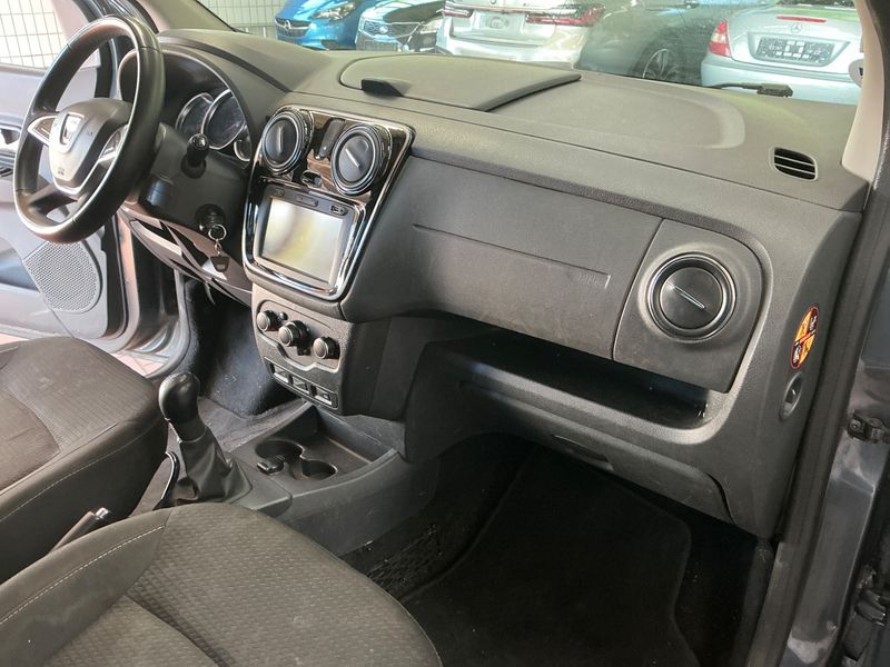 Dacia Lodgy 1.6 SCe Comfort 2019 – снимка 35