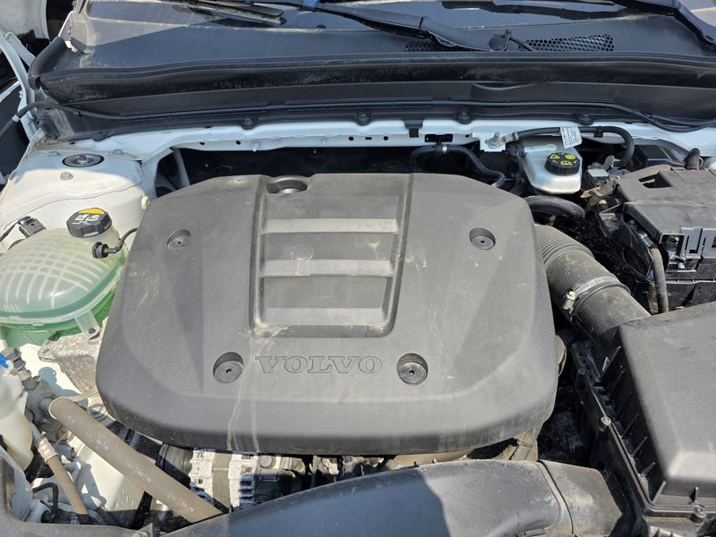 Volvo XC40 1.5 T2 Momentum Core 2WD — zdjęcie 8