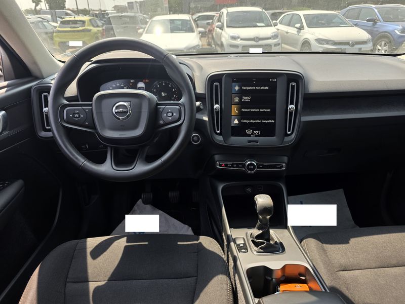 Volvo XC40 1.5 T2 Momentum Core 2WD — zdjęcie 10